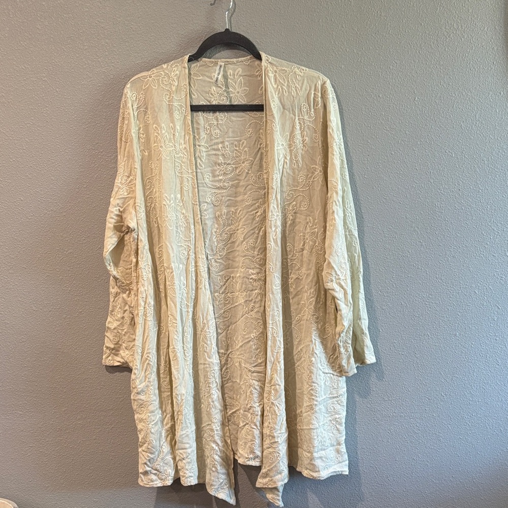 Last chance! Forgotten Grace Cream Floral Kimono